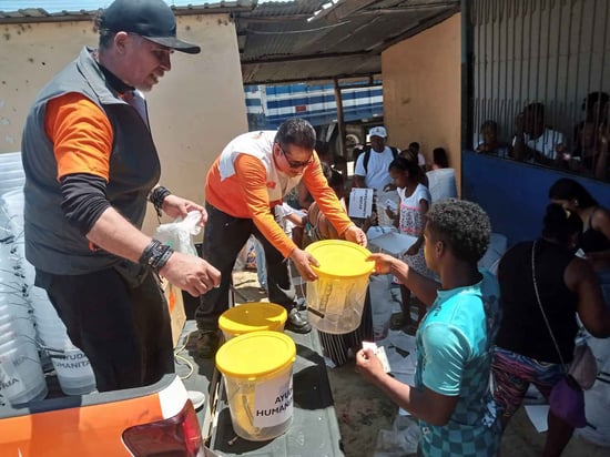 Ayuda humanitaria Esmeraldas derrame crudo (3)_11zon
