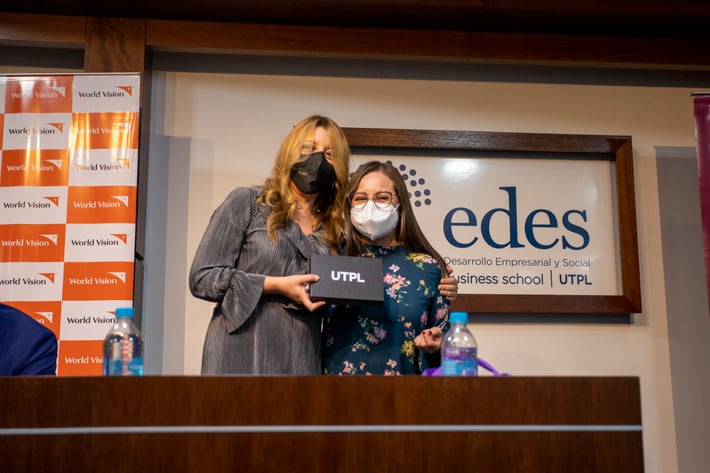 Alumnos a escala nacional culminaron sus estudios en la primera escuela de courier del Ecuador